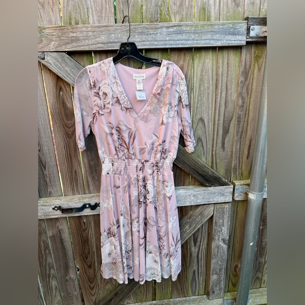 👗Enfocus Floral Pink V-Neck Petite Dress